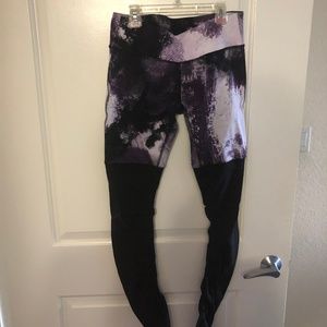ALO Yoga Printed Goddess Legging in Purple Marble